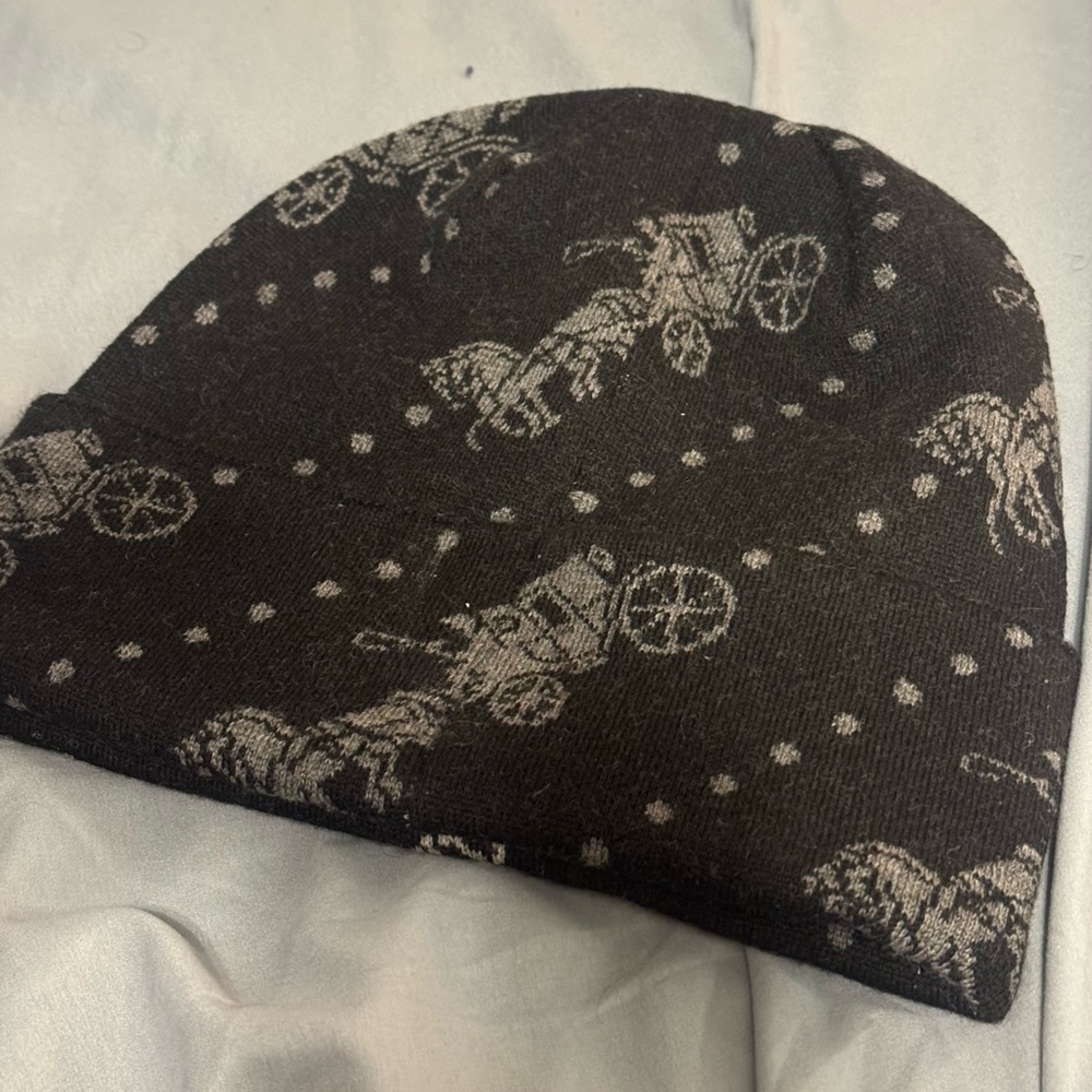 NWOT COACH: Elegant Grey, Cream, and Black Beanie with Horse and Carriage Design